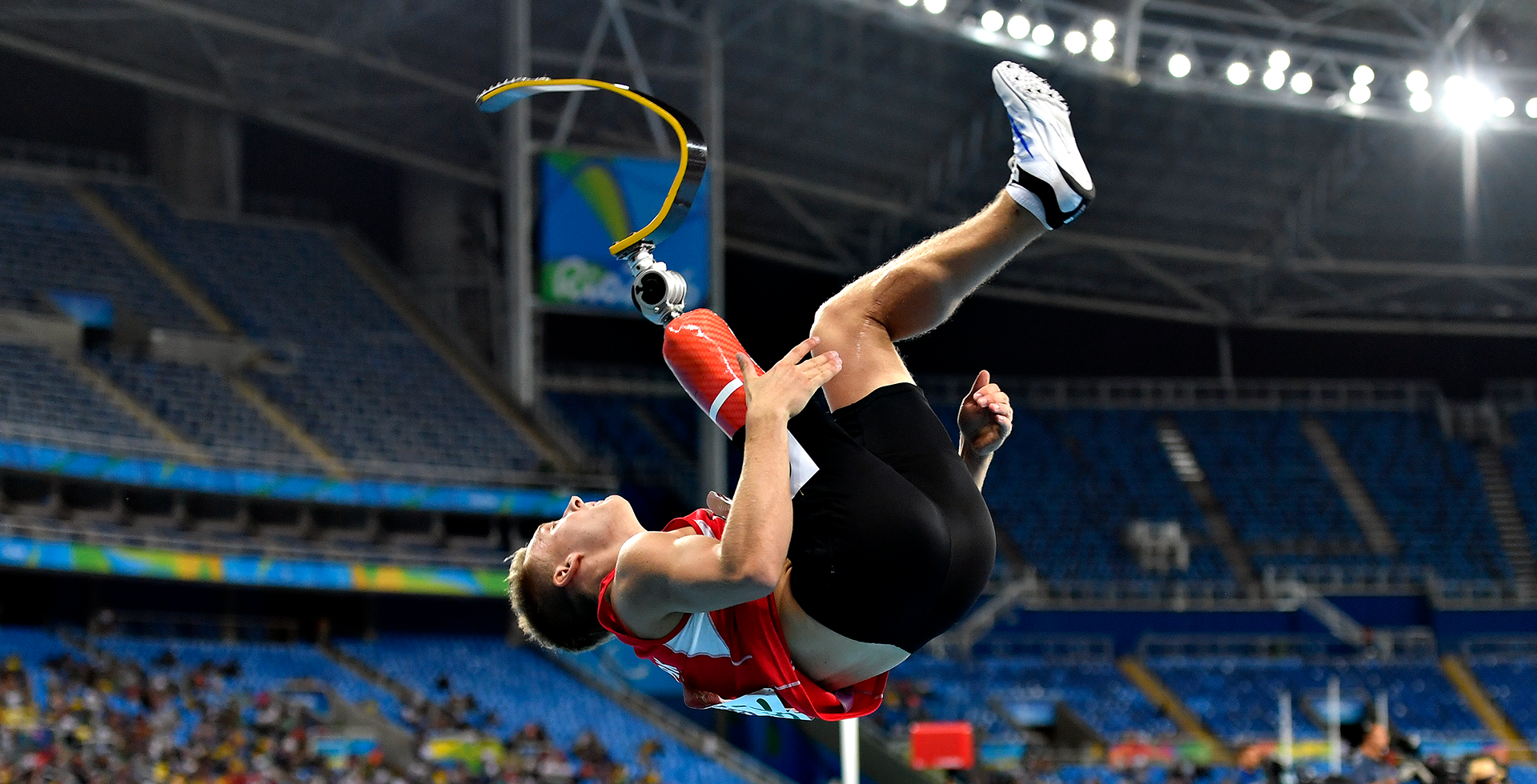 通过本文 通过本文